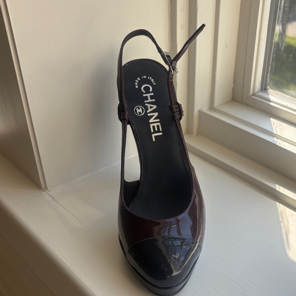 CHANEL Women's Black and Dark Brown Heels